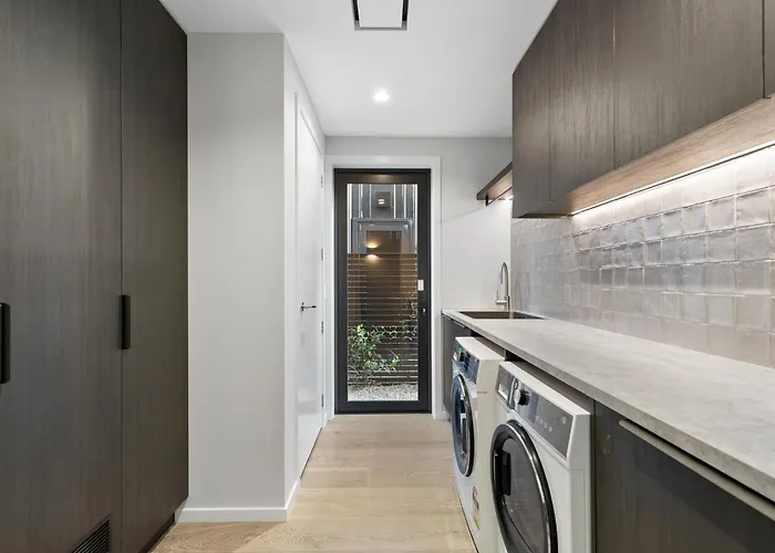 Elegance On Warren